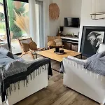 Beautiful Villa, Pool, Sea, 5 Bedrooms Villa *