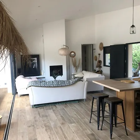 Beautiful Villa, Pool, Sea, 5 Bedrooms 빌라 종자