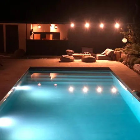 ヴィラ Beautiful Villa, Pool, Sea, 5 Bedrooms ゾンザ