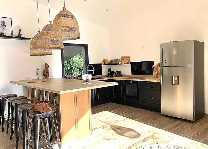 Beautiful Villa, Pool, Sea, 5 Bedrooms 别墅