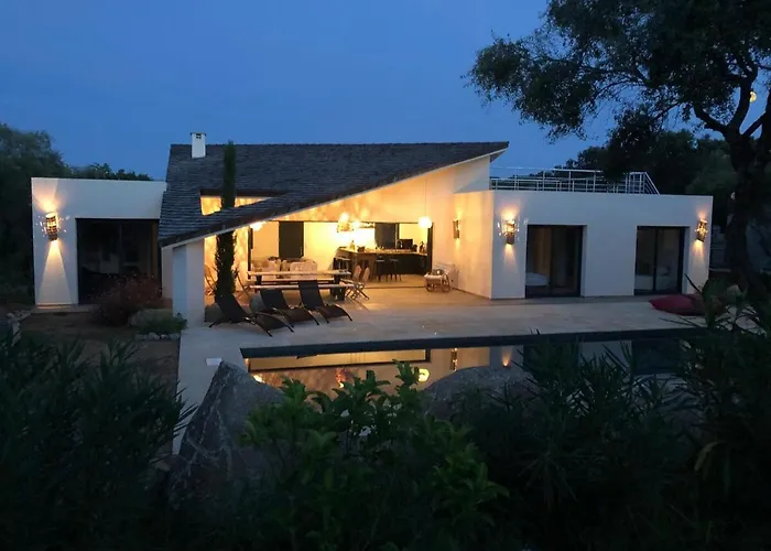 Beautiful Villa, Pool, Sea, 5 Bedrooms